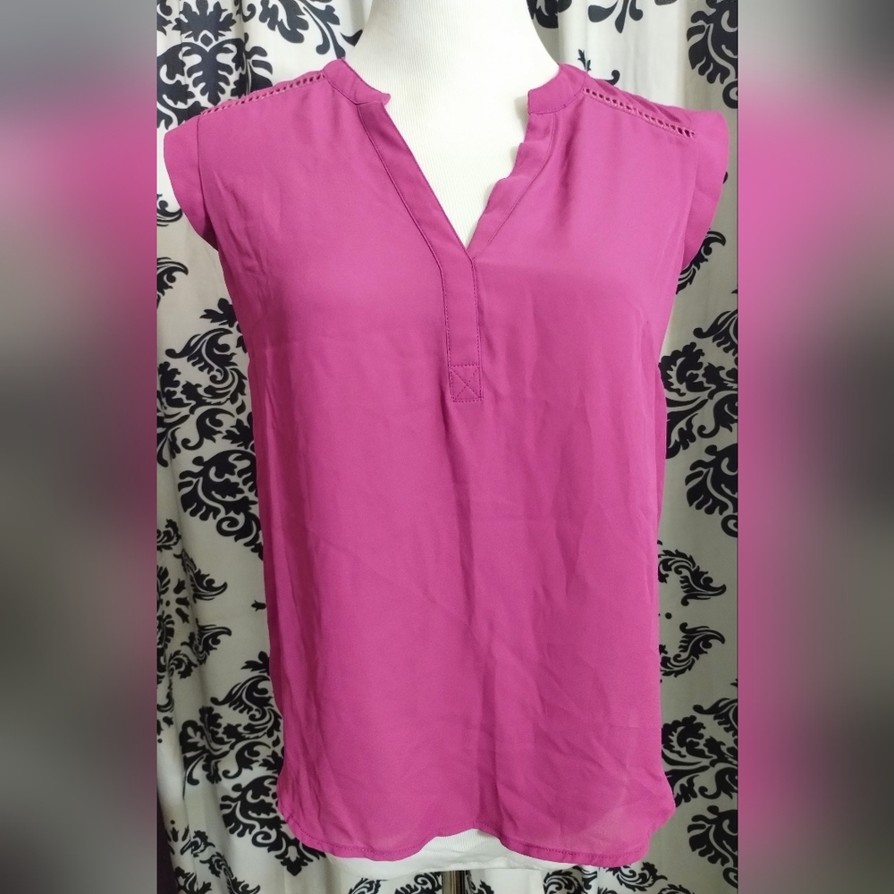 Mauve taupe pink V-neck sleeveless flowy blouse top, brand  Bar III, Size S,